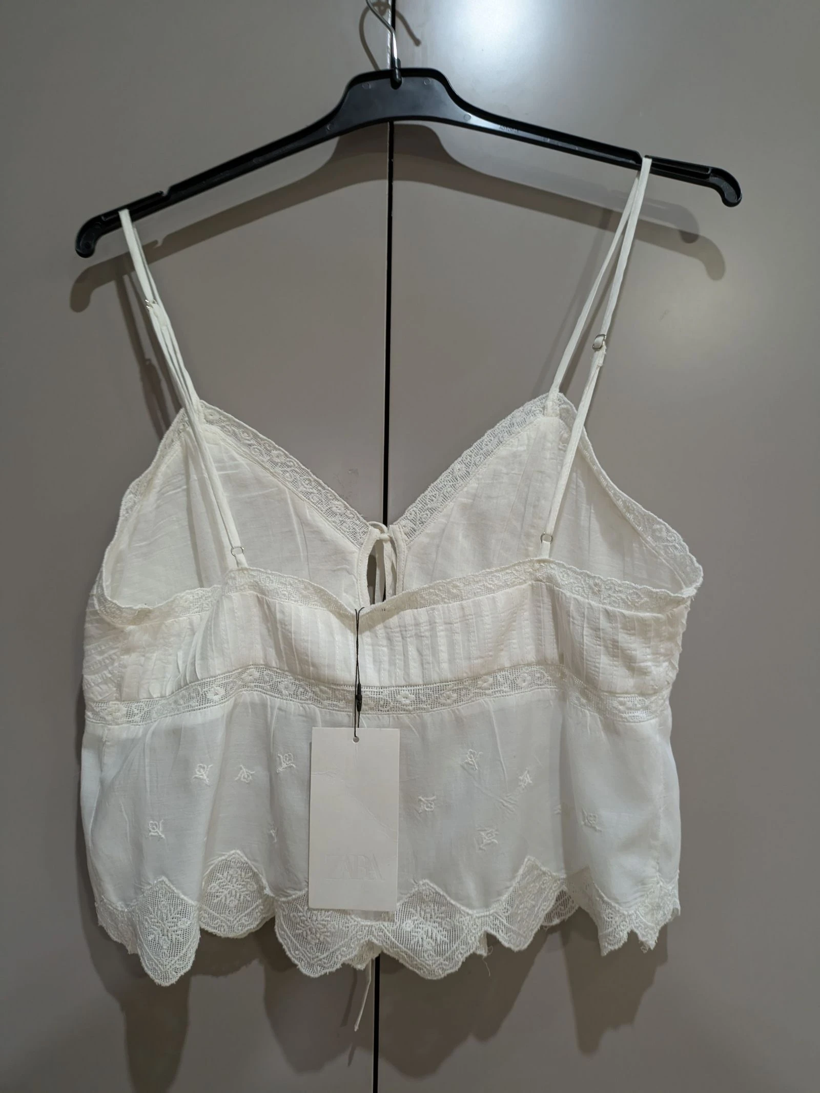 Top Crop Blanco Lencero Estilo Boho con Encaje y Cordones talla L de Zara  – photo 3
